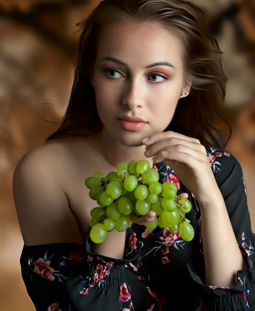 girl, grapes, beauty-4390130.jpg